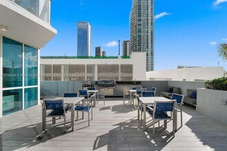 480 NE 30th St, Unit # 904 in Miami, FL - Building Photo - Building Photo