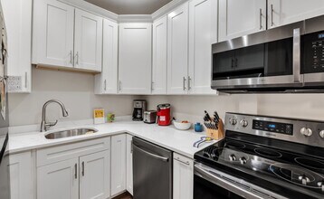 285 Clarendon St, Unit 2 in Boston, MA - Building Photo - Building Photo