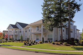 Clock Tower Village in Dupont, WA - Foto de edificio - Building Photo