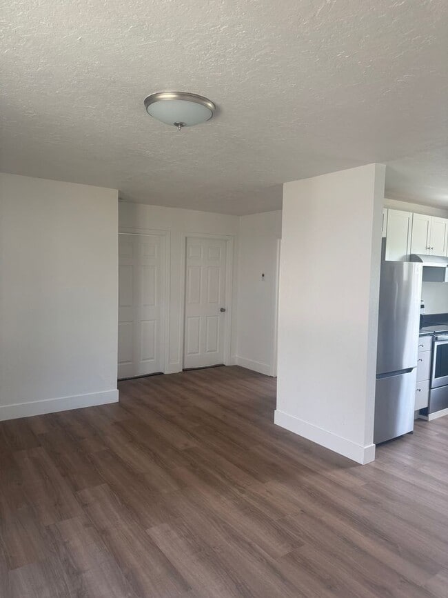 property at 1135 Gordon Ln