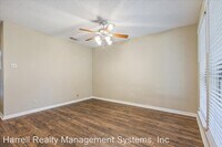 225 Londonderry Dr photo'