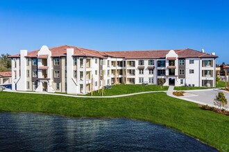 Estero Parc in Estero, FL - Foto de edificio - Building Photo