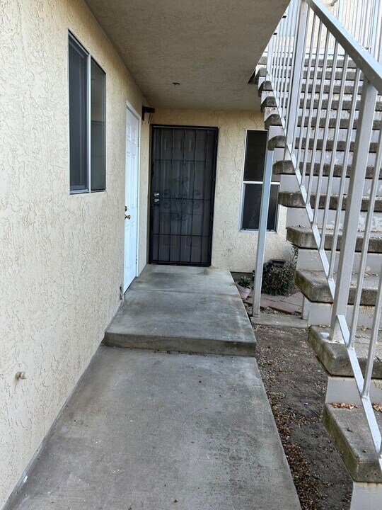 5117 McBryde Ave in Richmond, CA - Building Photo