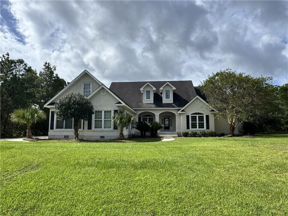 14 Crows Nest Cove in Brunswick, GA - Building Photo