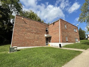 Montana Avenue Apartments in Cincinnati, OH - Building Photo - Building Photo