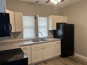 306 E Main St, Unit B in East Alton, IL - Building Photo - Building Photo