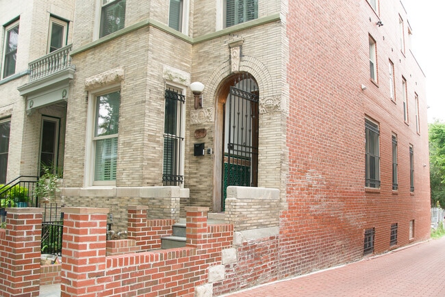 84 V St NW in Washington, DC - Building Photo - Building Photo