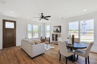 518 Woodside Trl in Waxahachie, TX - Foto de edificio - Building Photo