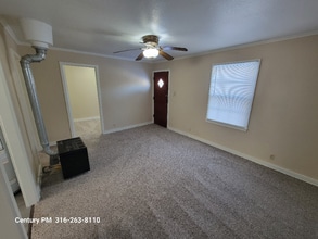 4011 E Whitney Ln, Unit 4011 E Whitney in Wichita, KS - Foto de edificio - Building Photo