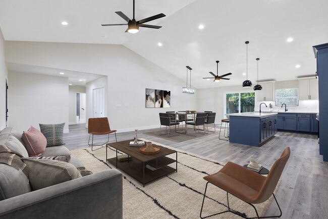 616 W Vassar Ave in Visalia, CA - Building Photo - Building Photo