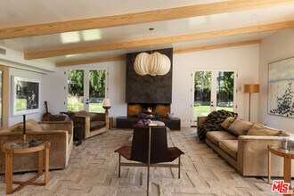 6048 Philip Ave in Malibu, CA - Building Photo - Building Photo