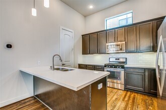 1508 Beall St in Houston, TX - Building Photo - Building Photo