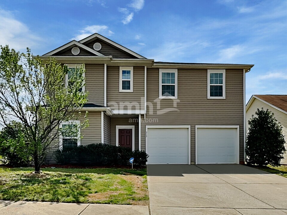 353 Kerriann Ln in Clayton, NC - Building Photo