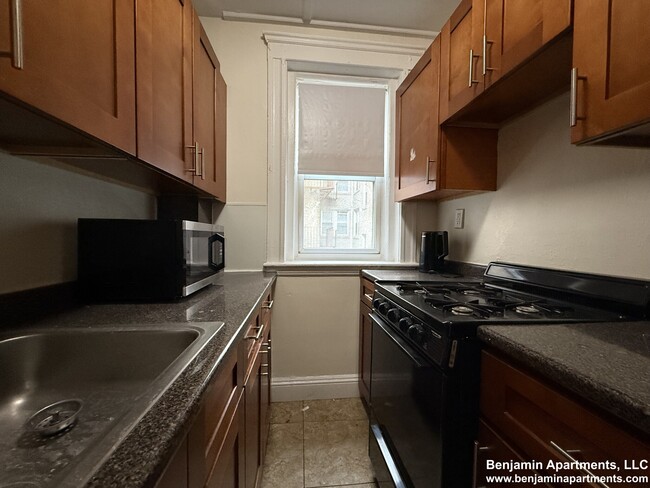 1255 Boylston St, Unit 3 in Boston, MA - Building Photo - Building Photo