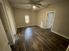 301 W College St in Athens, TX - Building Photo - Building Photo