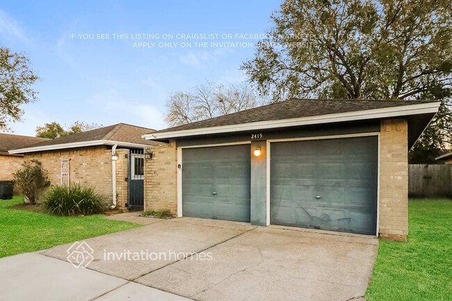 2415 Pilgrims Bend Dr in Friendswood, TX - Building Photo - Building Photo