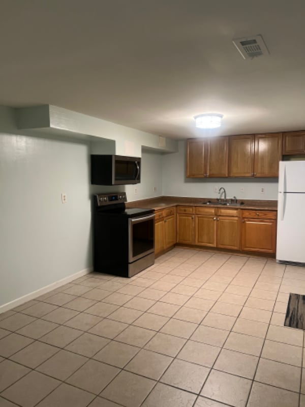 property at 3123 Calverton Blvd