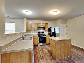 1245 Cloverview St in Blacklick, OH - Building Photo - Building Photo
