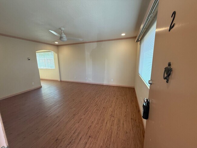 1379 Snow St-Unit -Apt 2 in Mountain View, CA - Building Photo - Building Photo