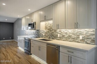 2839 E Montecito Ave in Phoenix, AZ - Building Photo - Building Photo