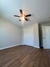 417 W Main St-Unit -A in Baytown, TX - Building Photo - Building Photo