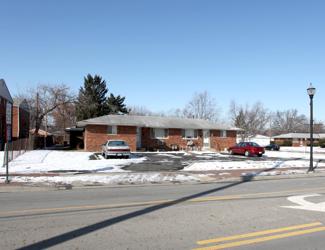 389-391 S Yearling Rd in Columbus, OH - Building Photo - Building Photo