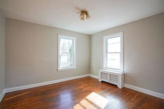 42R Jefferson St in Westfield, MA - Building Photo - Building Photo