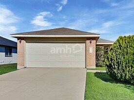 100 Meadow Lark Ln in Hutto, TX - Building Photo