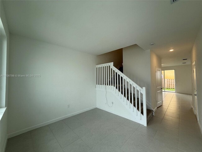 726 SE 13th Ct in Homestead, FL - Building Photo - Building Photo