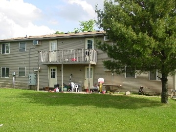 1001 Grassman St in Tomah, WI - Foto de edificio - Building Photo