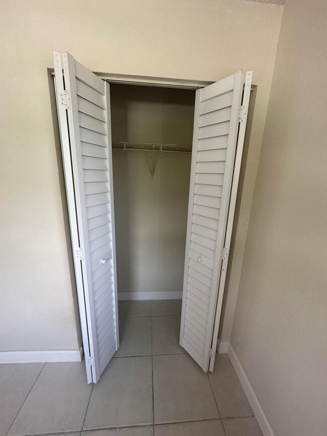 422 Caroline Ave in West Palm Beach, FL - Building Photo - Building Photo