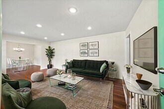 2038 S Akin Dr in Atlanta, GA - Building Photo - Building Photo