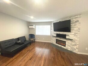 31 Willow Springs in New Milford, CT - Building Photo - Building Photo