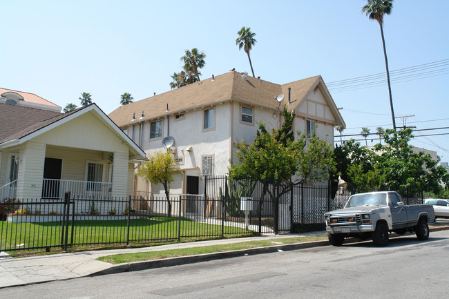 3120 San Marino St in Los Angeles, CA - Building Photo - Building Photo