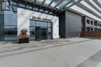 225 Commerce St in Vaughan, ON - Building Photo - Building Photo
