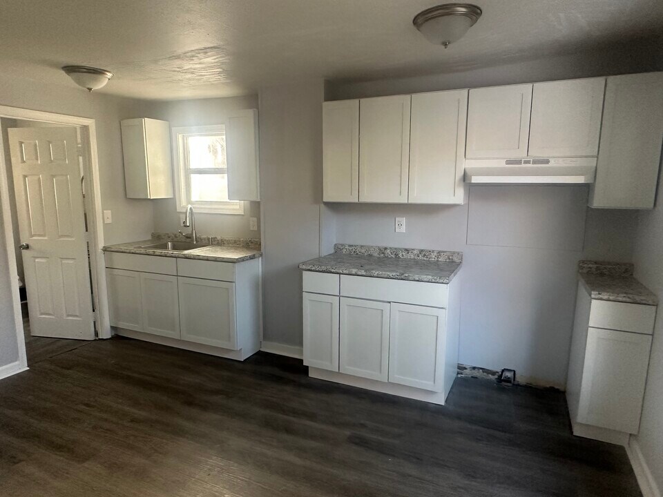 1386 E 43rd St, Unit 2 in Cleveland, OH - Building Photo