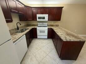 2407 24th Ln in Palm Beach Gardens, FL - Building Photo