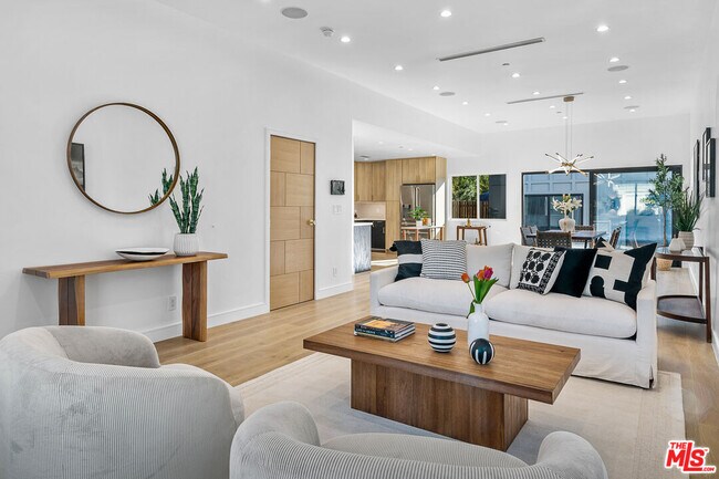 17624 Martha St in Los Angeles, CA - Building Photo - Building Photo