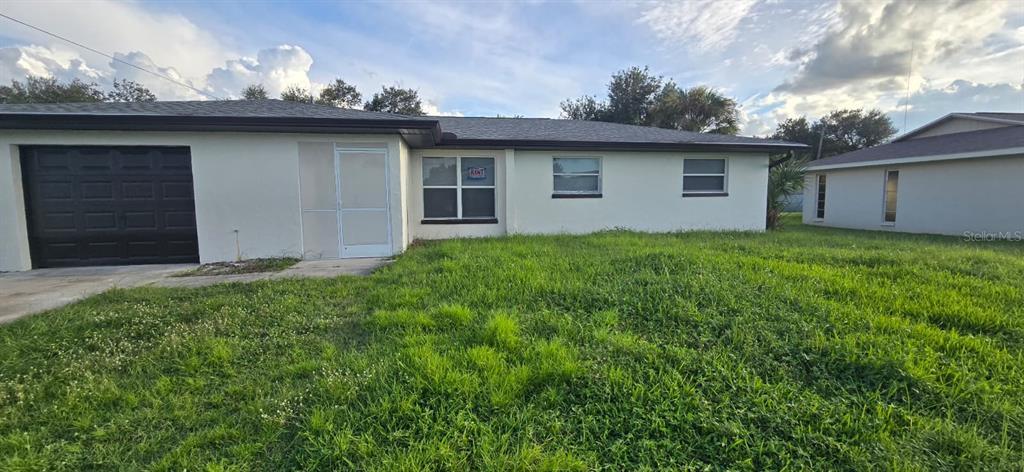 21519 Eldred Ave in Port Charlotte, FL - Building Photo