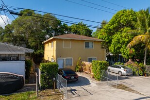 36-38 NE 61st St in Miami, FL - Building Photo