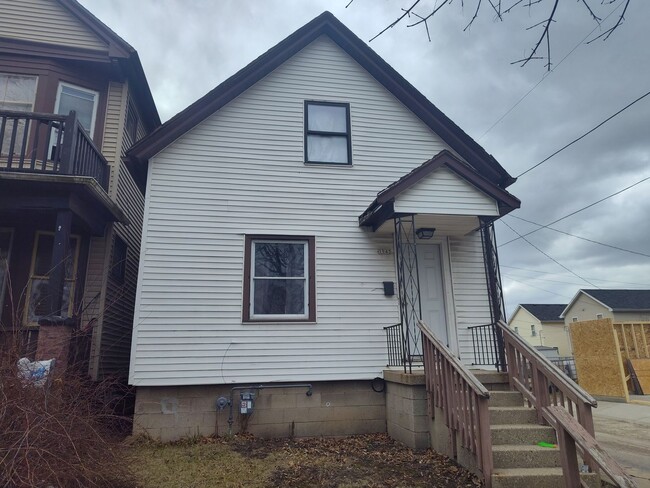 property at 1943 N 24th Pl