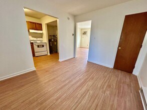 190 Macey Ave in Versailles, KY - Foto de edificio - Building Photo