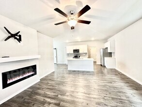 2310 SW Plaza Pkwy in Ankeny, IA - Building Photo - Building Photo