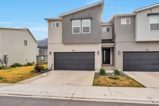 4019 S Sage Wood Ave in Mapleton, UT - Building Photo