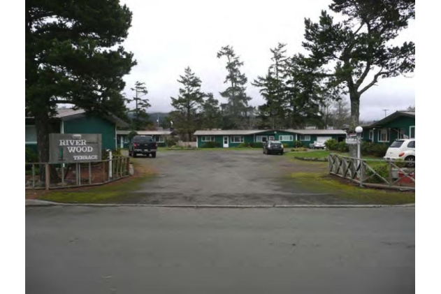 River Wood Terrace Apartments in Seaside, OR - Foto de edificio