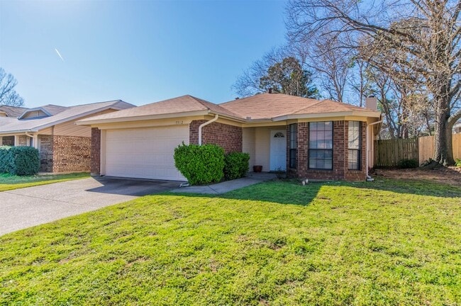 7512 Down Hill Dr in Fort Worth, TX - Building Photo - Building Photo