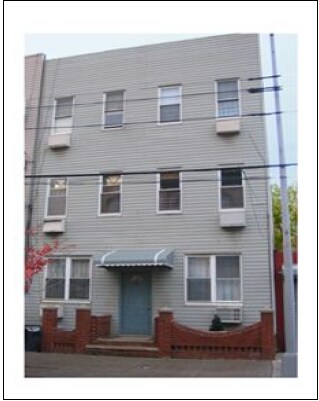 30 Driggs Ave in Brooklyn, NY - Foto de edificio