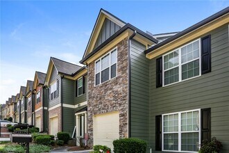2860 Ridgeview Dr in Atlanta, GA - Foto de edificio - Building Photo