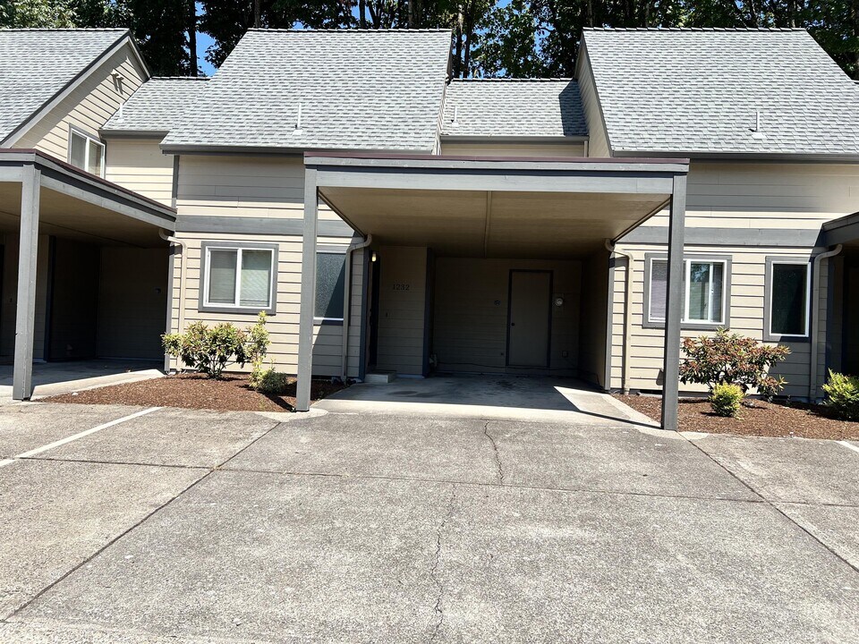 1232 SW Maple Tree Ct in Corvallis, OR - Building Photo