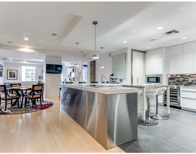 1505 Elm St, Unit ID102532 in Dallas, TX - Foto de edificio - Building Photo